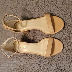 Euncer Open Toed Chuck Heels